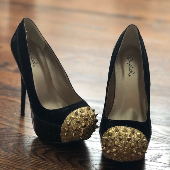 Black and gold spiked stiletto heels! - Picture 4 of 4